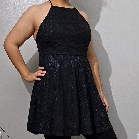 Black Floral Lace Square Neckline Criss-Cross Open Back Flare Mini Dress – Plus - Picture 4 of 10